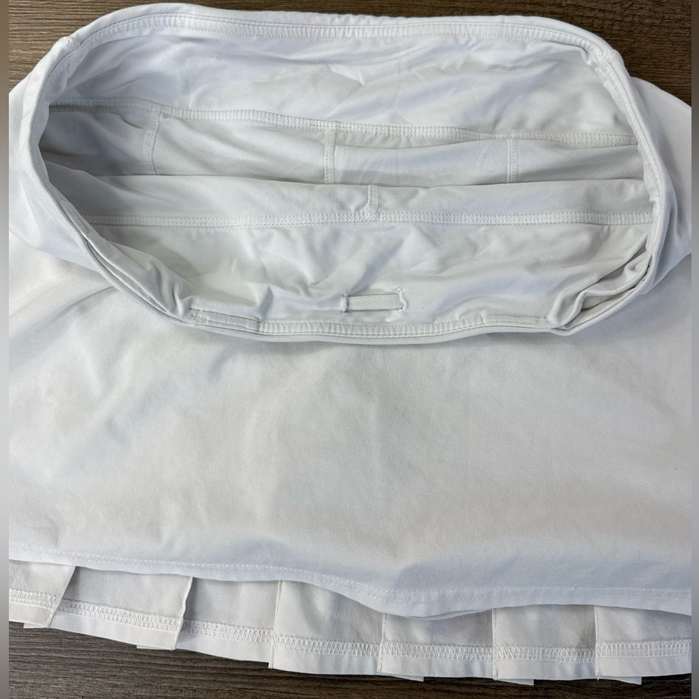 Lululemon Women’s Run: Speed Skirt, White, size 8 - Picture 7 of 12